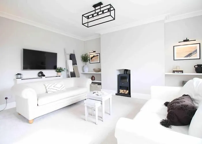 Beautiful Top Floor Clifton Apartment