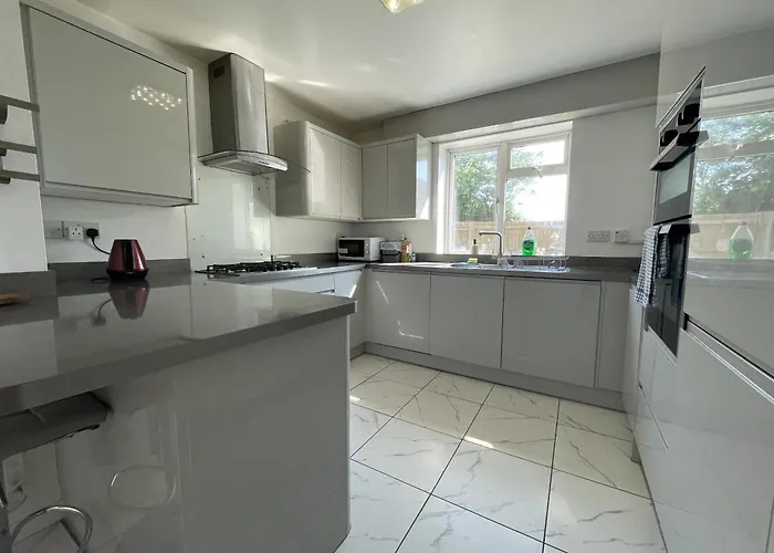 Fabulous Family Home In Lovely Little Stoke