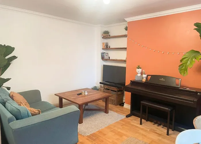 Ninetree Hill One Bedroom Basement Flat