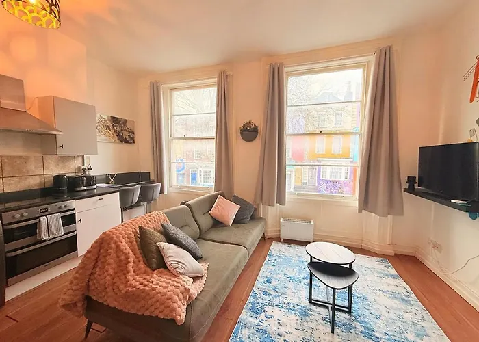 Flat In Stokes Croft