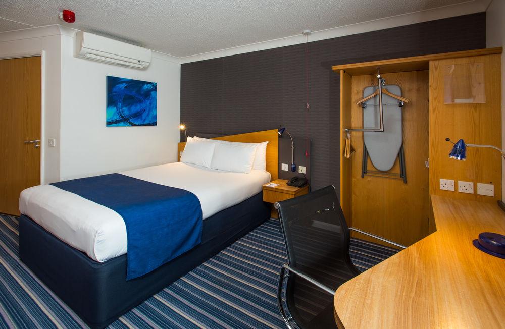 Hotel Express Centre By Ihg