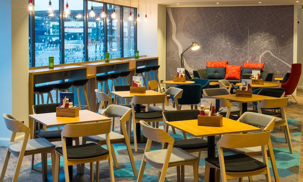 Express Centre By Ihg Hotel 3*