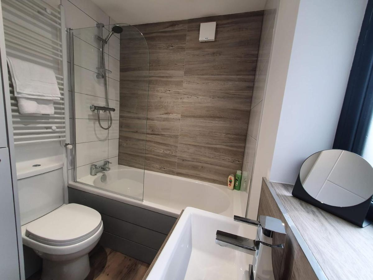 2 Bedroom In Filton By Cliftonvalley Bristol