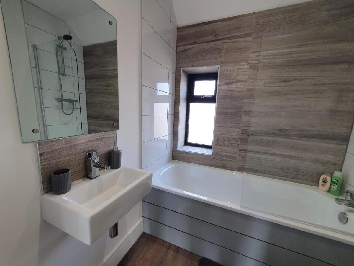 2 Bedroom In Filton By Cliftonvalley * Bristol