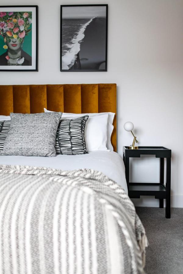 Apartment Centre - Free Parking - Stylish 2 Bedroom
