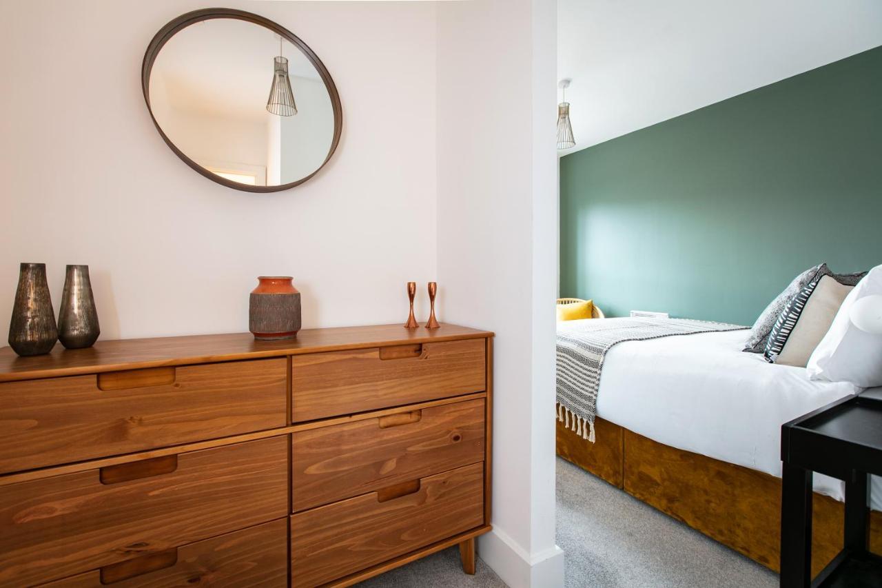 Centre - Free Parking - Stylish 2 Bedroom Bristol