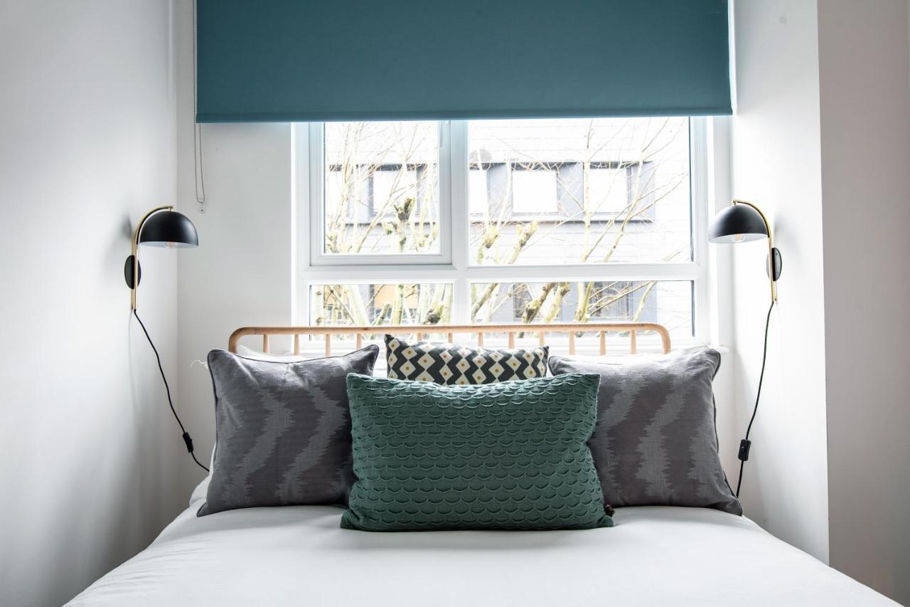Centre - Free Parking - Stylish 2 Bedroom