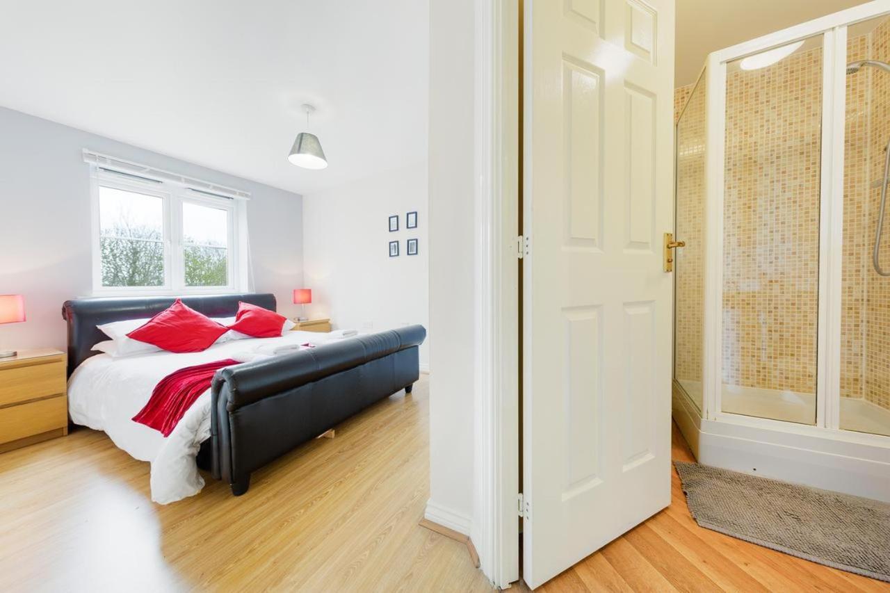 2 Bed 2 Bathroom Free Parking Apartment