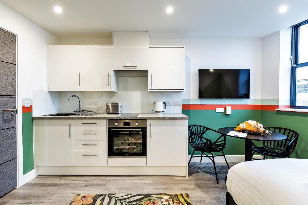 Your I Clifton Village Aparthotel 4*