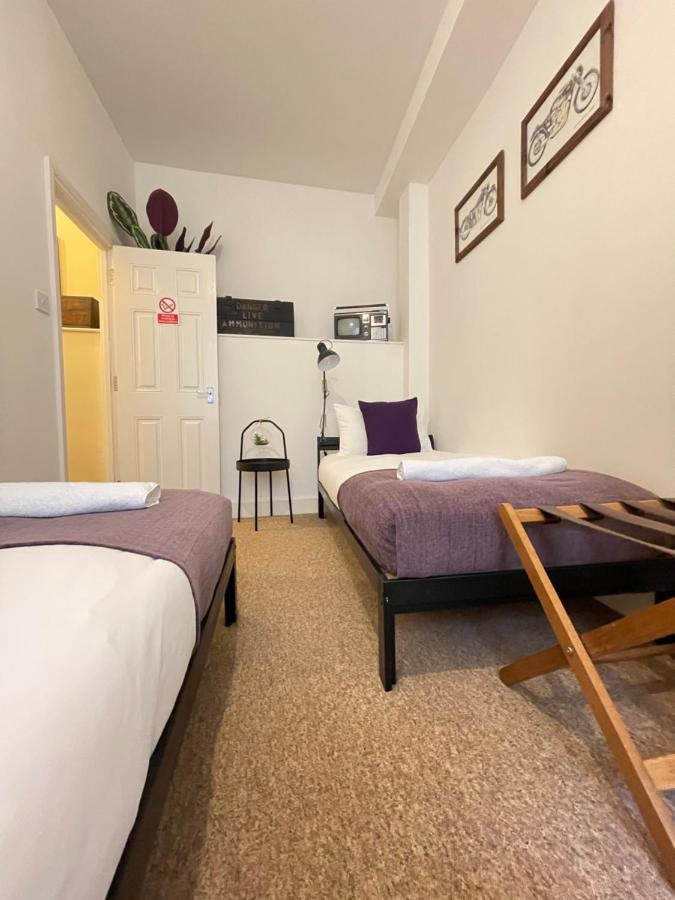 Located Two Bedroom * Bristol