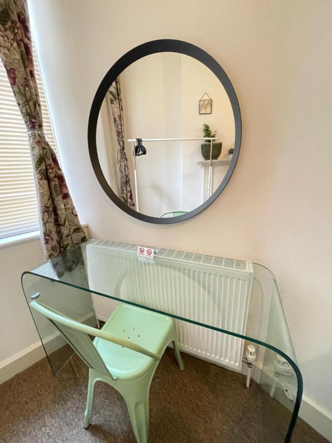 Located Two Bedroom * Bristol