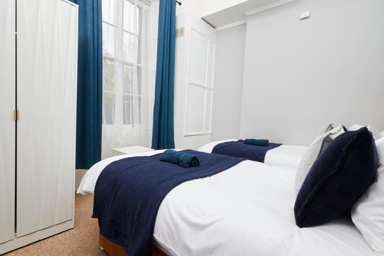 Sleek And Stylish 2 Bed In Clifton - Garden Apartment Bristol