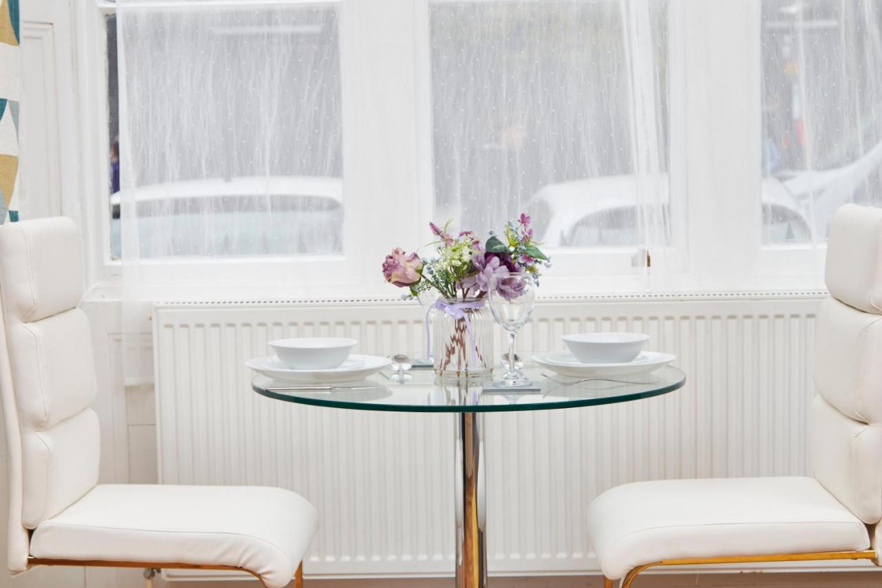 Apartment Sleek And Stylish 2 Bed In Clifton - Garden Bristol