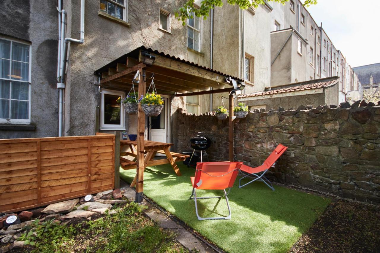 Sleek And Stylish 2 Bed In Clifton - Garden Apartment Bristol