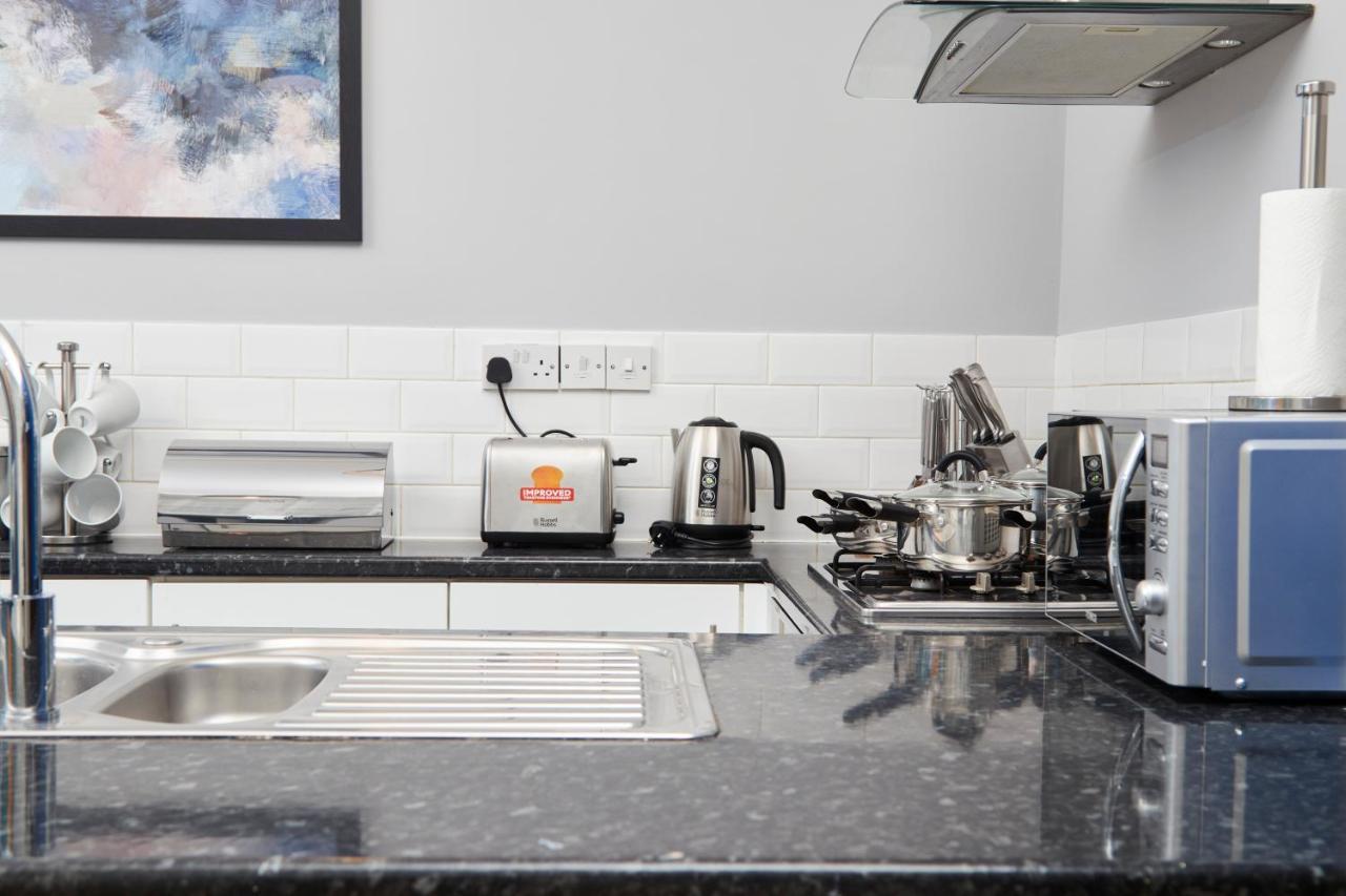 Sleek And Stylish 2 Bed In Clifton - Garden