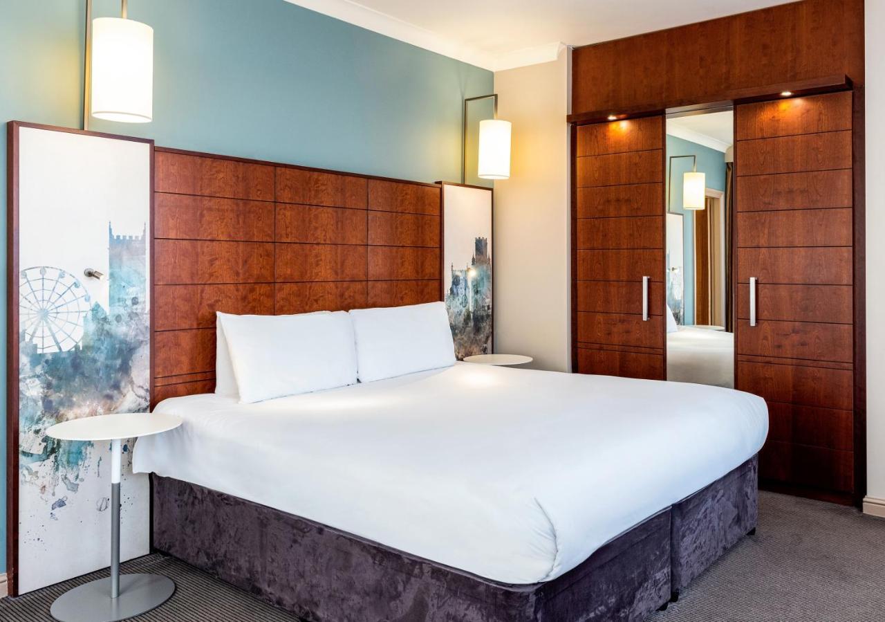 Mercure Holland House