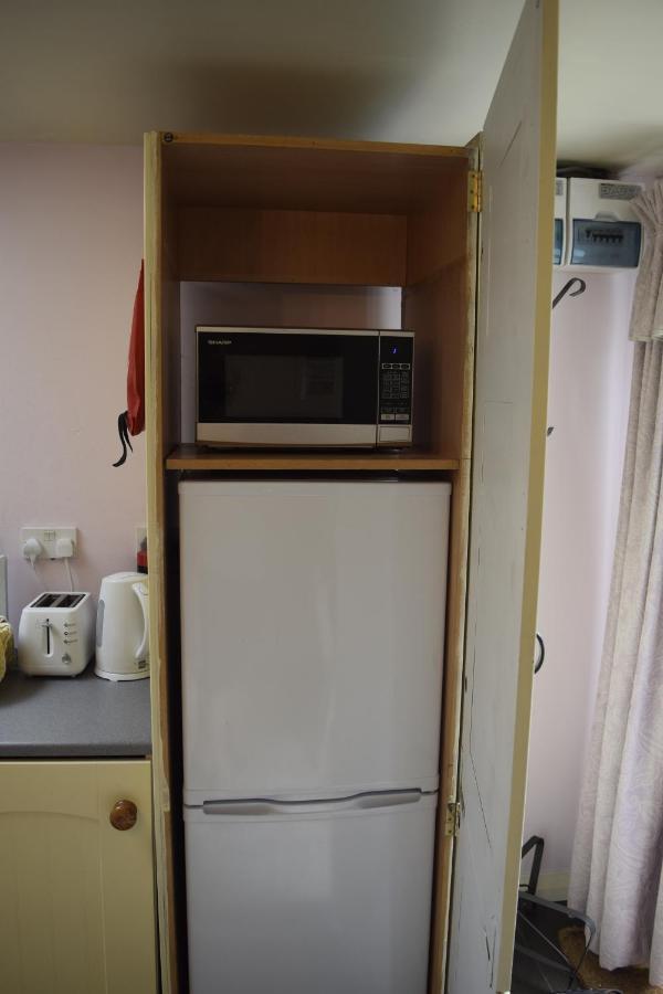 Cosy Self-contained Studio Flat In *
