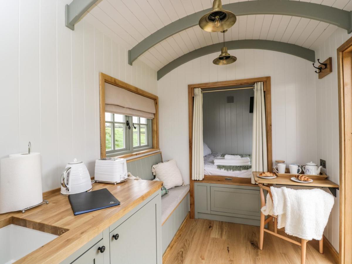 Jasmine Hut, Myrtle Farm Bristol