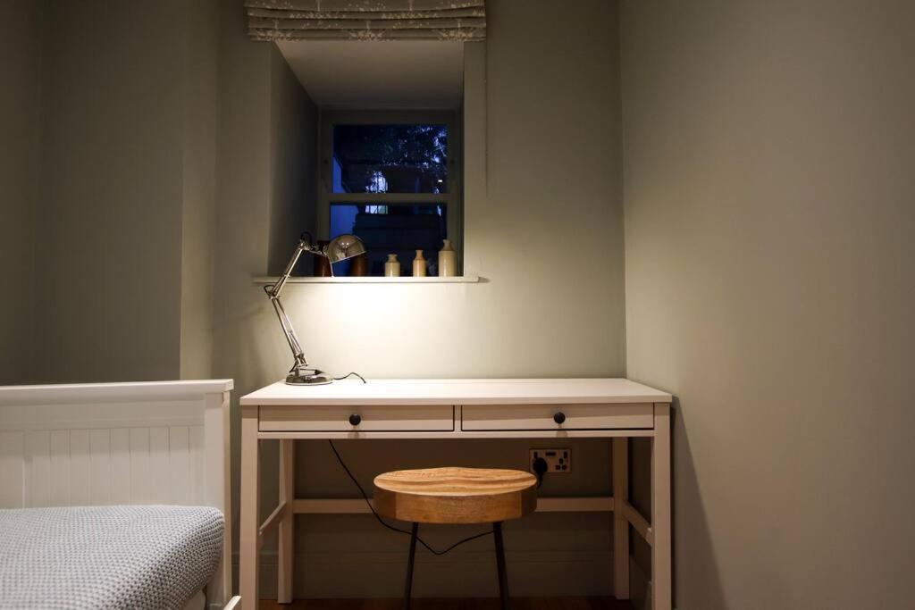 Stylish 2 Bed In The Heart Of Clifton Bristol