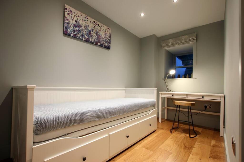Stylish 2 Bed In The Heart Of Clifton *