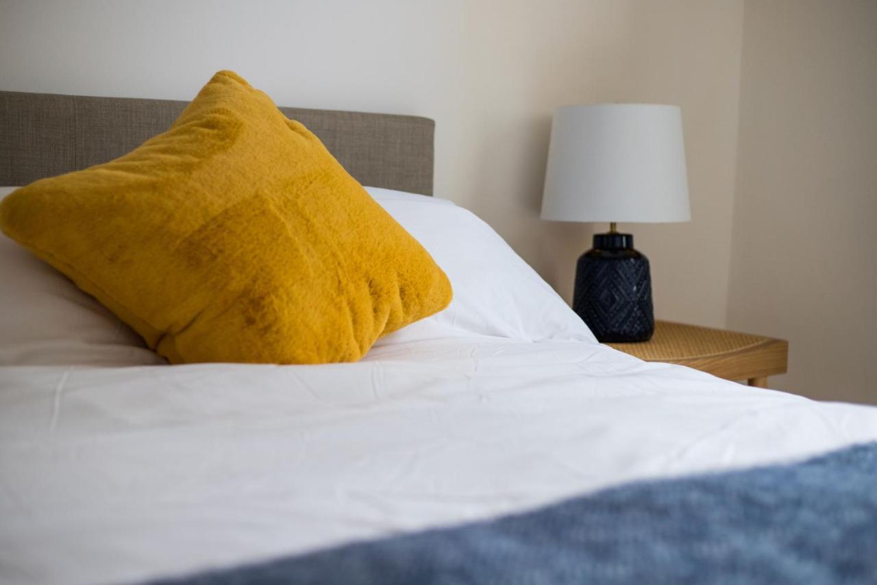 Amazing New 3 Double Bed House In Staple Hill! Apartment