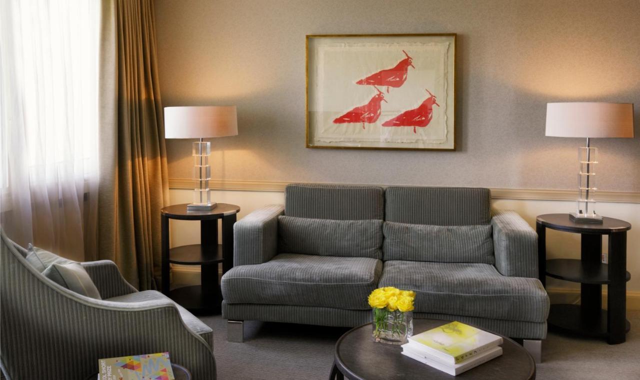 The Hotel Bristol