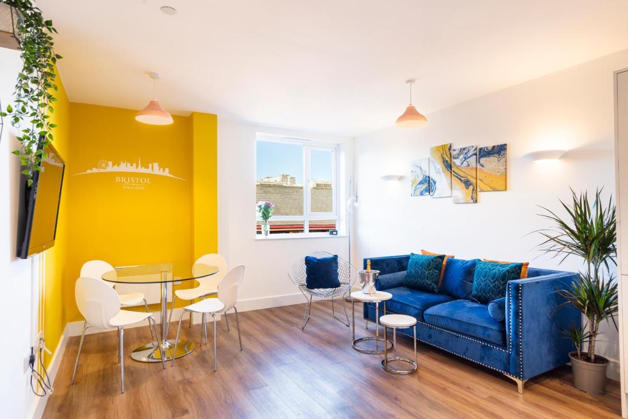 Apartment Centre - Free Parking - Stylish 2 Bedroom Bristol