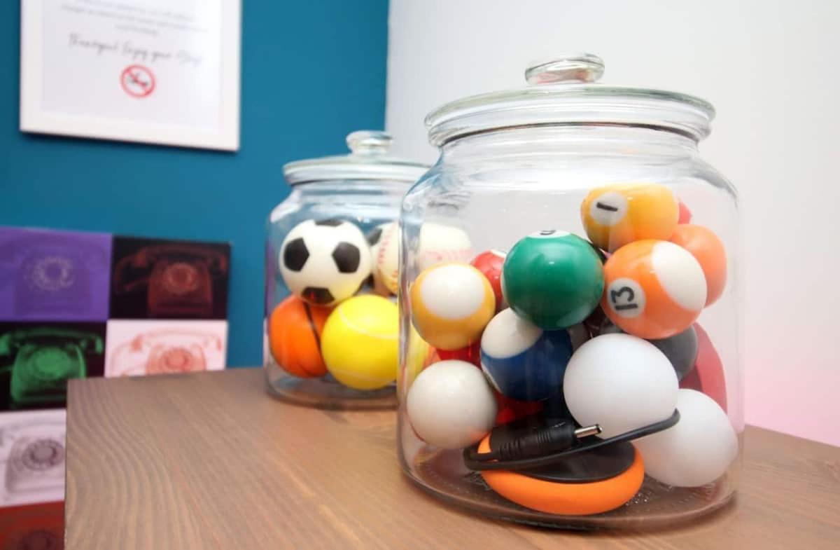 Exquisite Clifton Gem - Football Table Apartment *