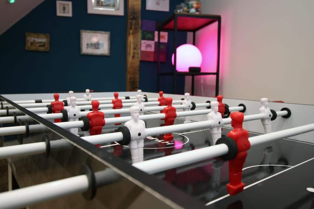 Exquisite Clifton Gem - Football Table Apartment