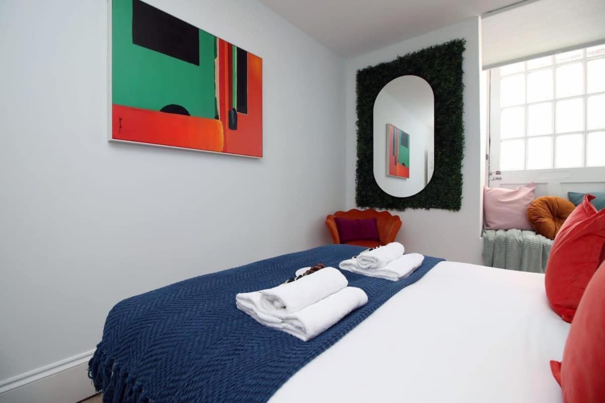 Exquisite Clifton Gem - Football Table Apartment *