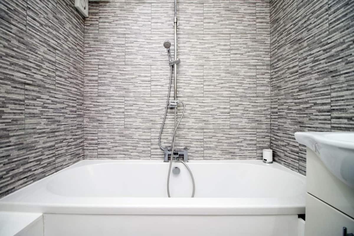 Exquisite Clifton Gem - Football Table Apartment Bristol