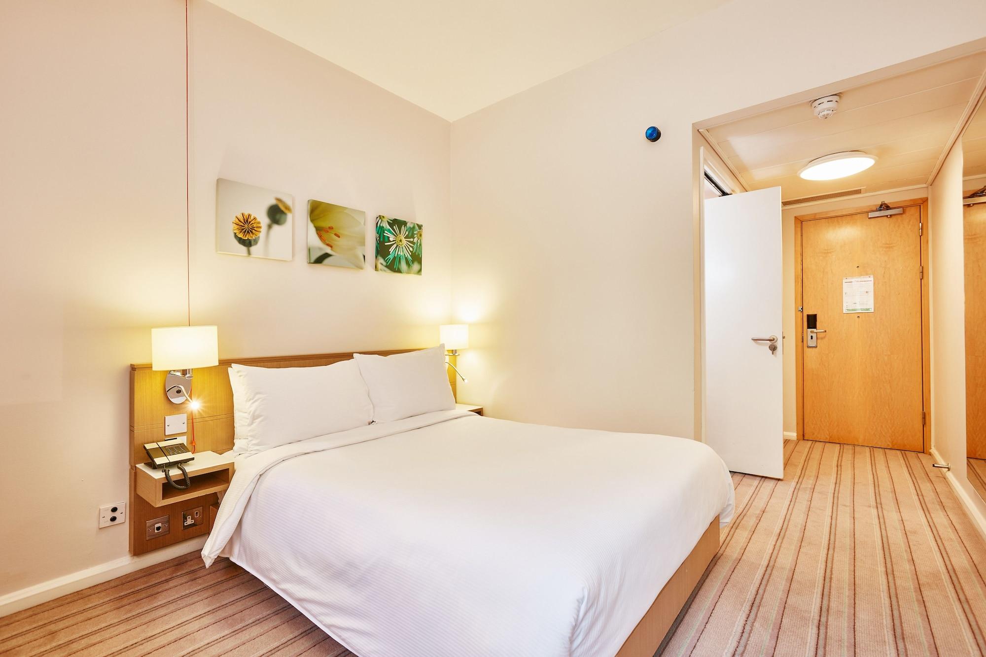 Hilton Garden Centre 4* Bristol