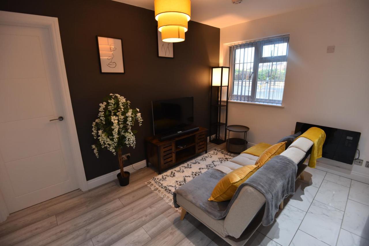 Speedwell Apartment: Refurbished City Centre Apartment *