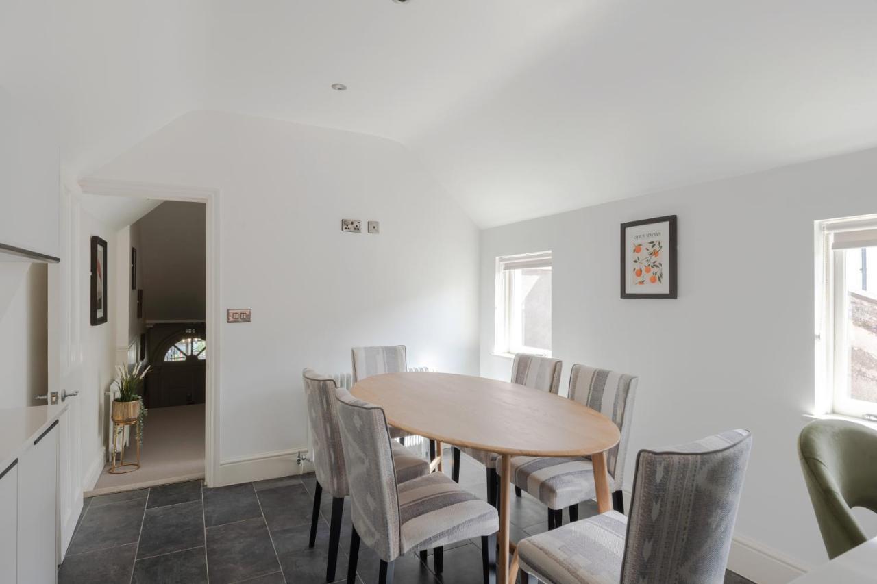 Redcliffe Parade No.9 I Your Apartment *