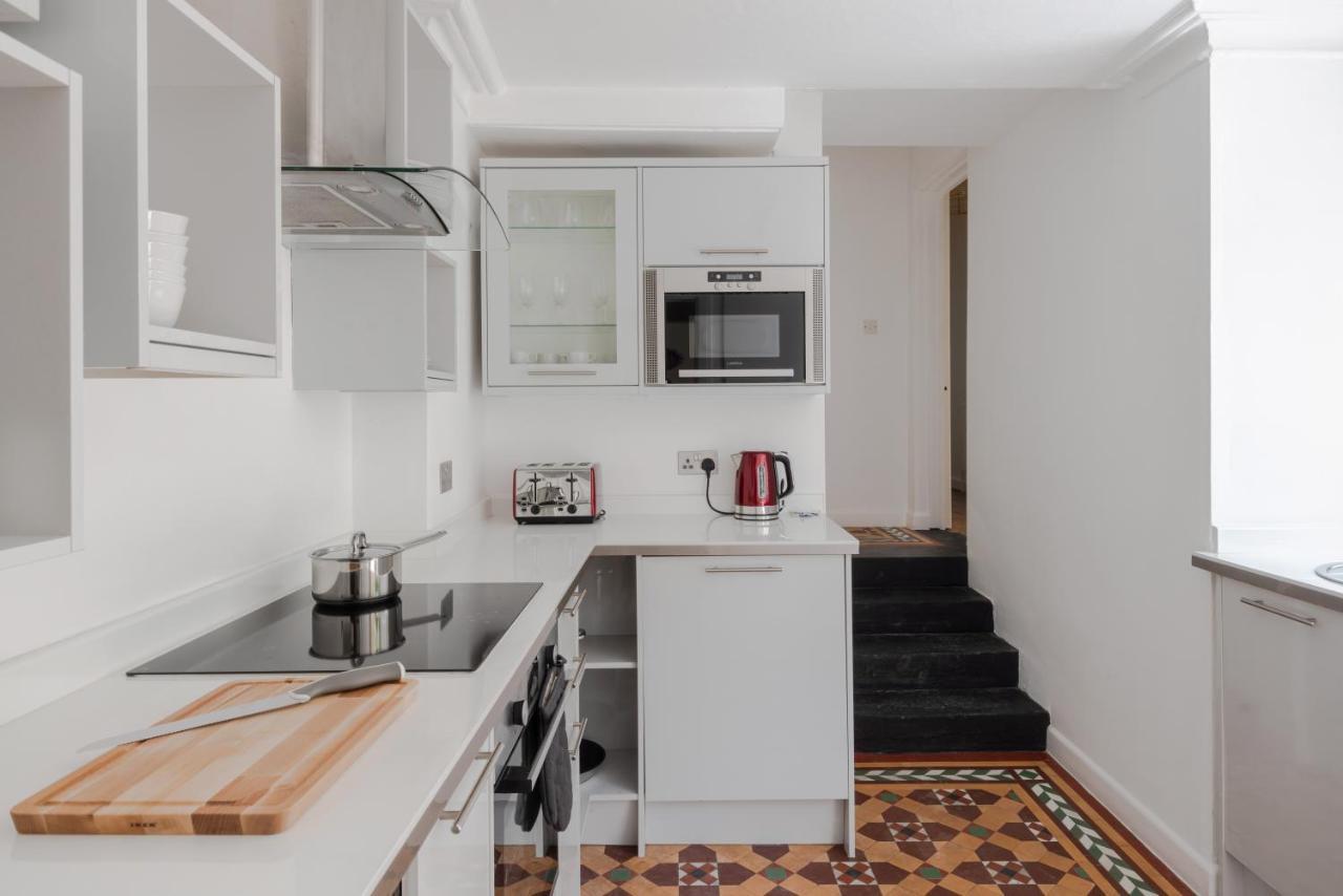 Redcliffe Parade No.9 I Your Apartment *