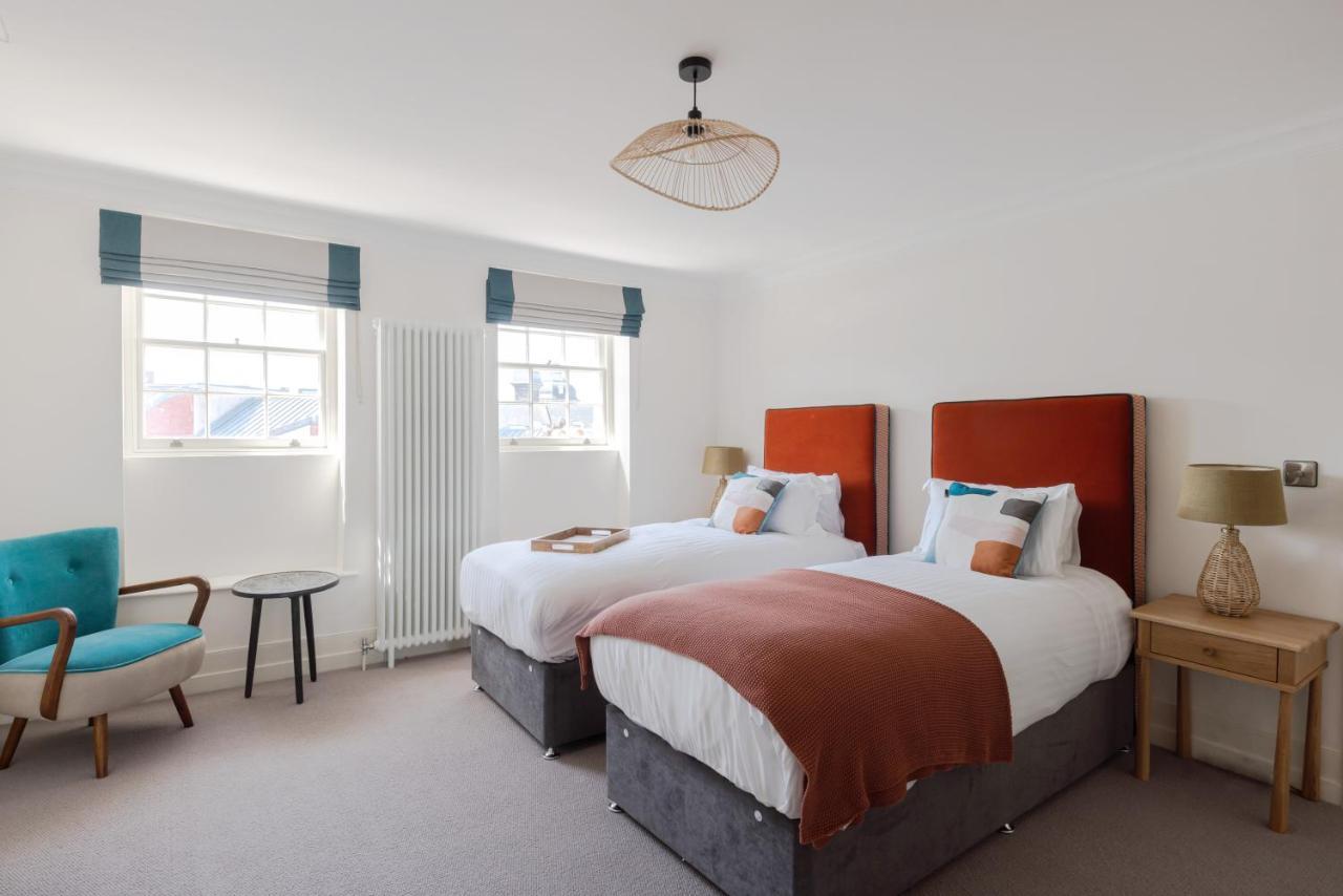 Redcliffe Parade No.9 I Your Apartment *