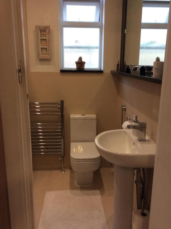 2 Double Bedroom Flat With Large Garden * Bristol