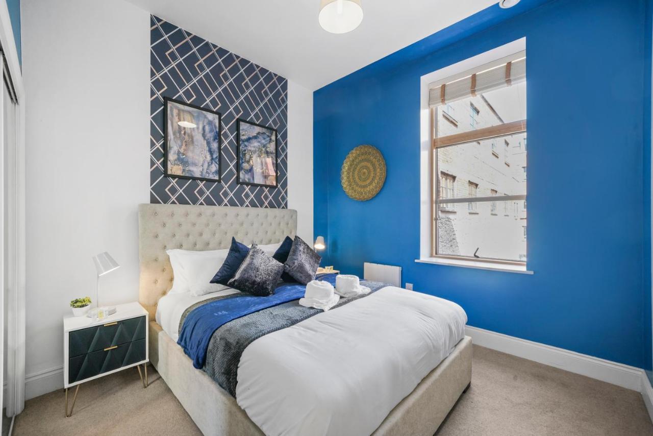 Apartment Stunning Abode - Sleeps 10 - Parking *