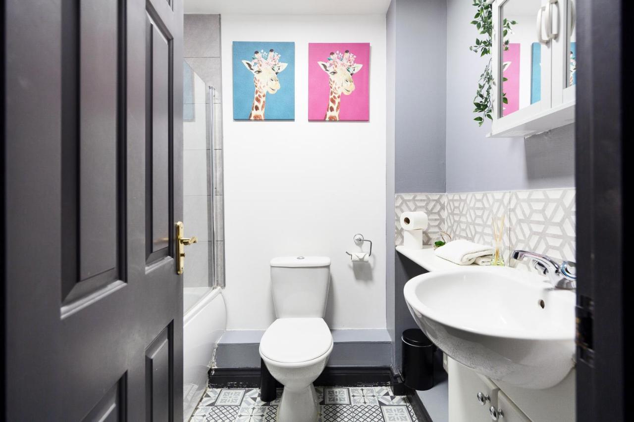 Wow Modern House 5 Bed 4 Bath 2 Parking - Hot Tub * Bristol