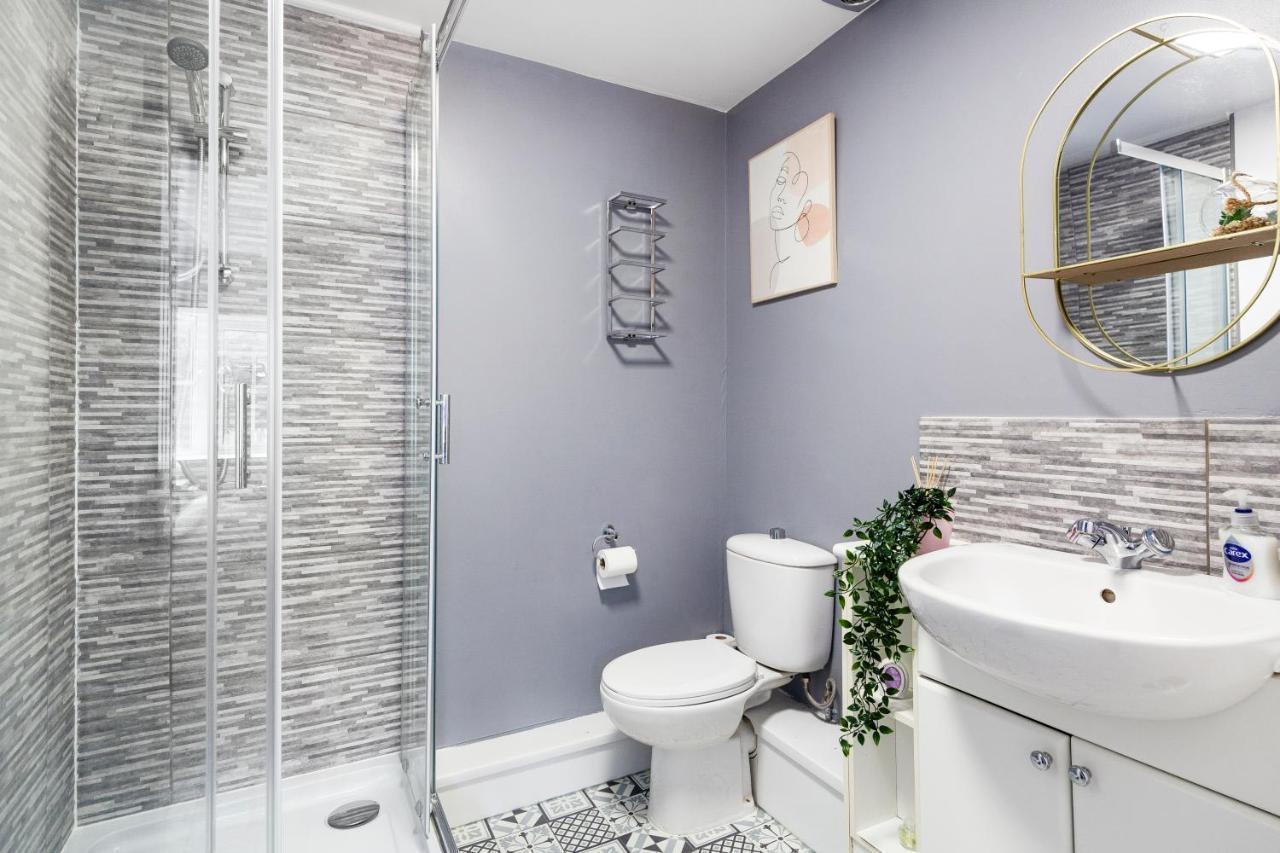 Wow Modern House 5 Bed 4 Bath 2 Parking - Hot Tub * Bristol