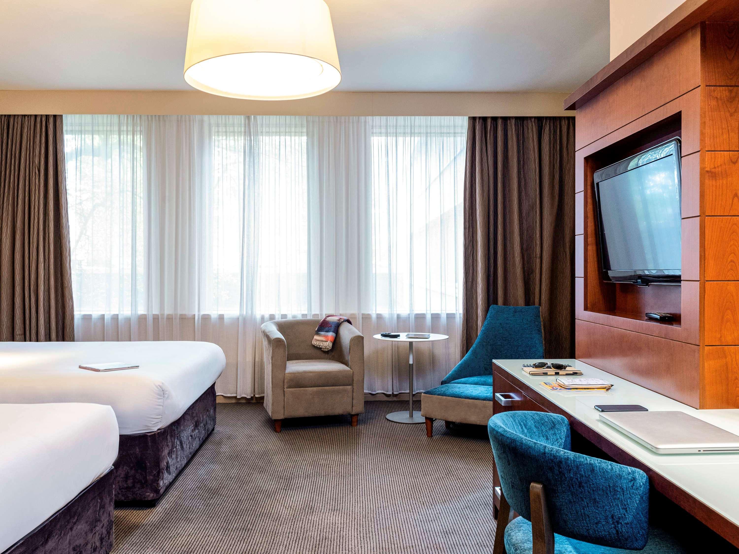 Mercure Holland House Hotel 4*