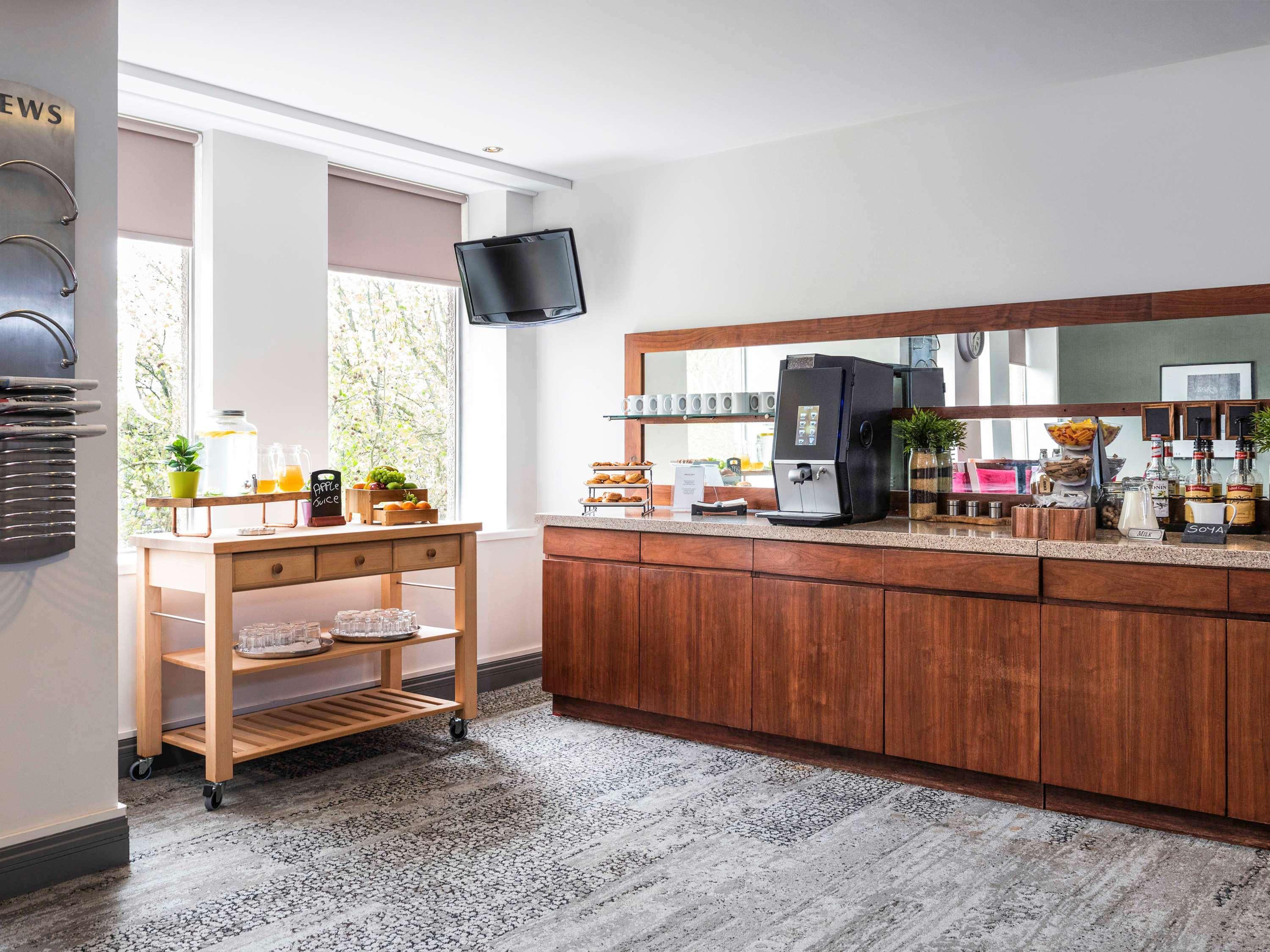 Mercure Holland House Hotel 4*