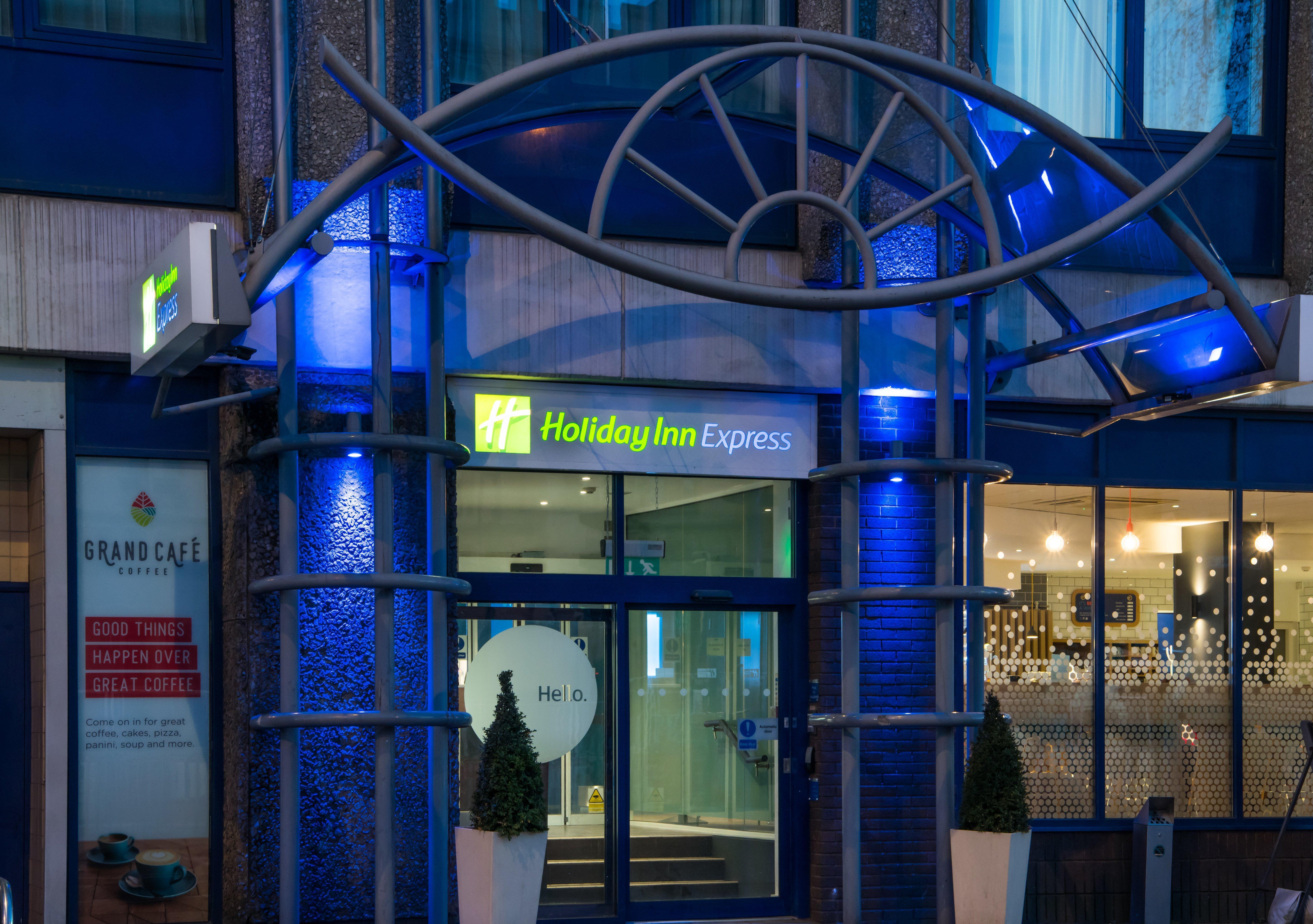 Express Centre By Ihg Hotel 3*