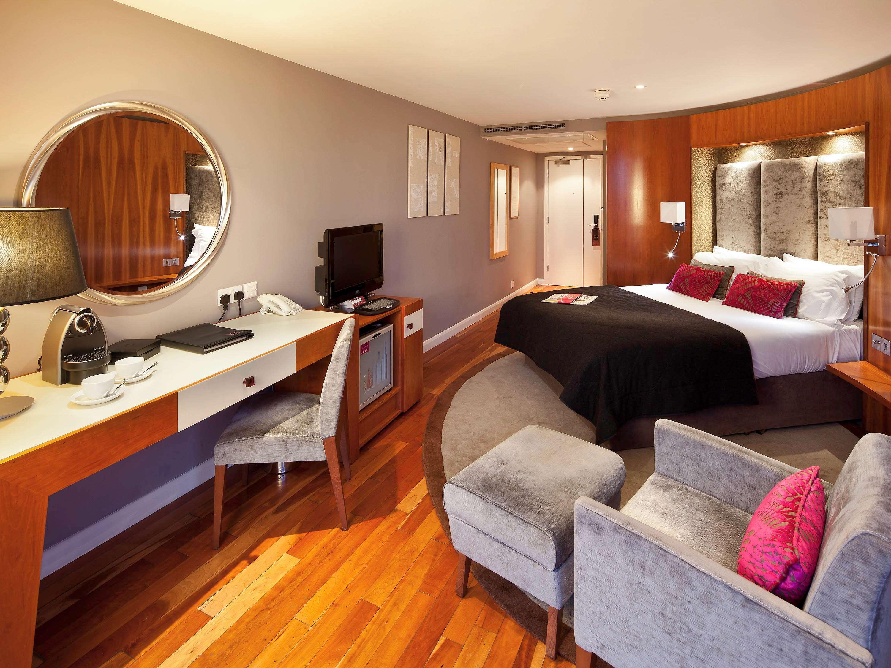 Mercure Brigstow 4*