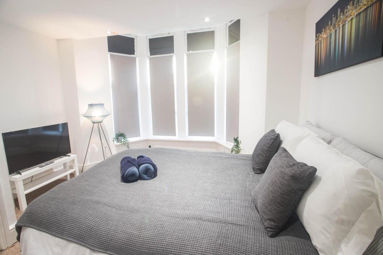 Flat 1, 401 Stapleton Rd *
