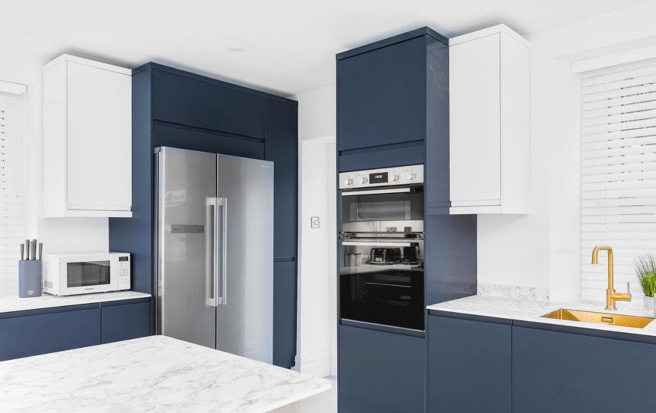 Stunning 2 Bedroom In Fantastic Location Apartment *