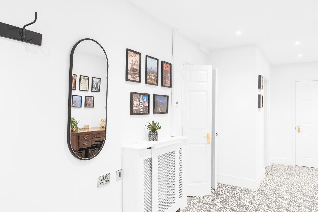 Stunning 2 Bedroom In Fantastic Location *