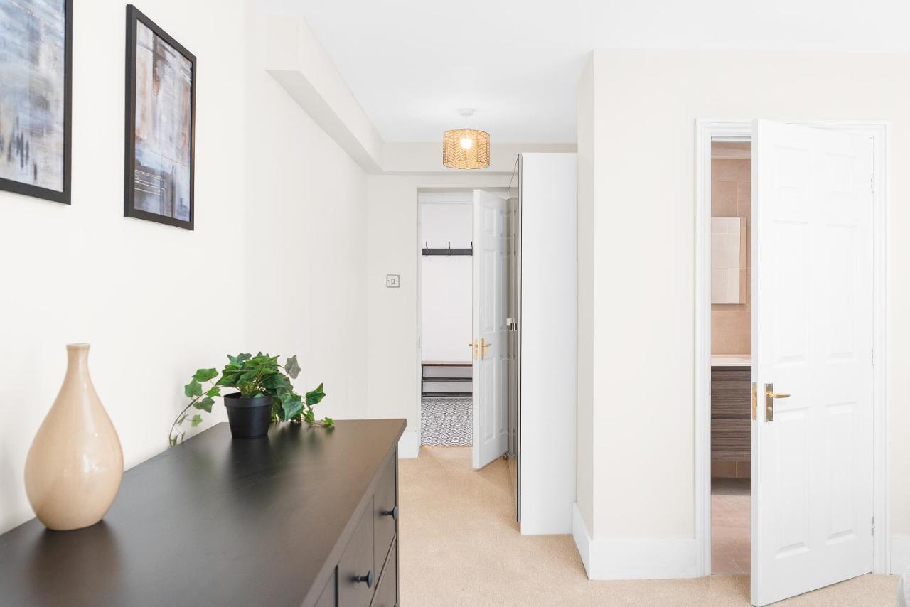 Apartment Stunning 2 Bedroom In Fantastic Location