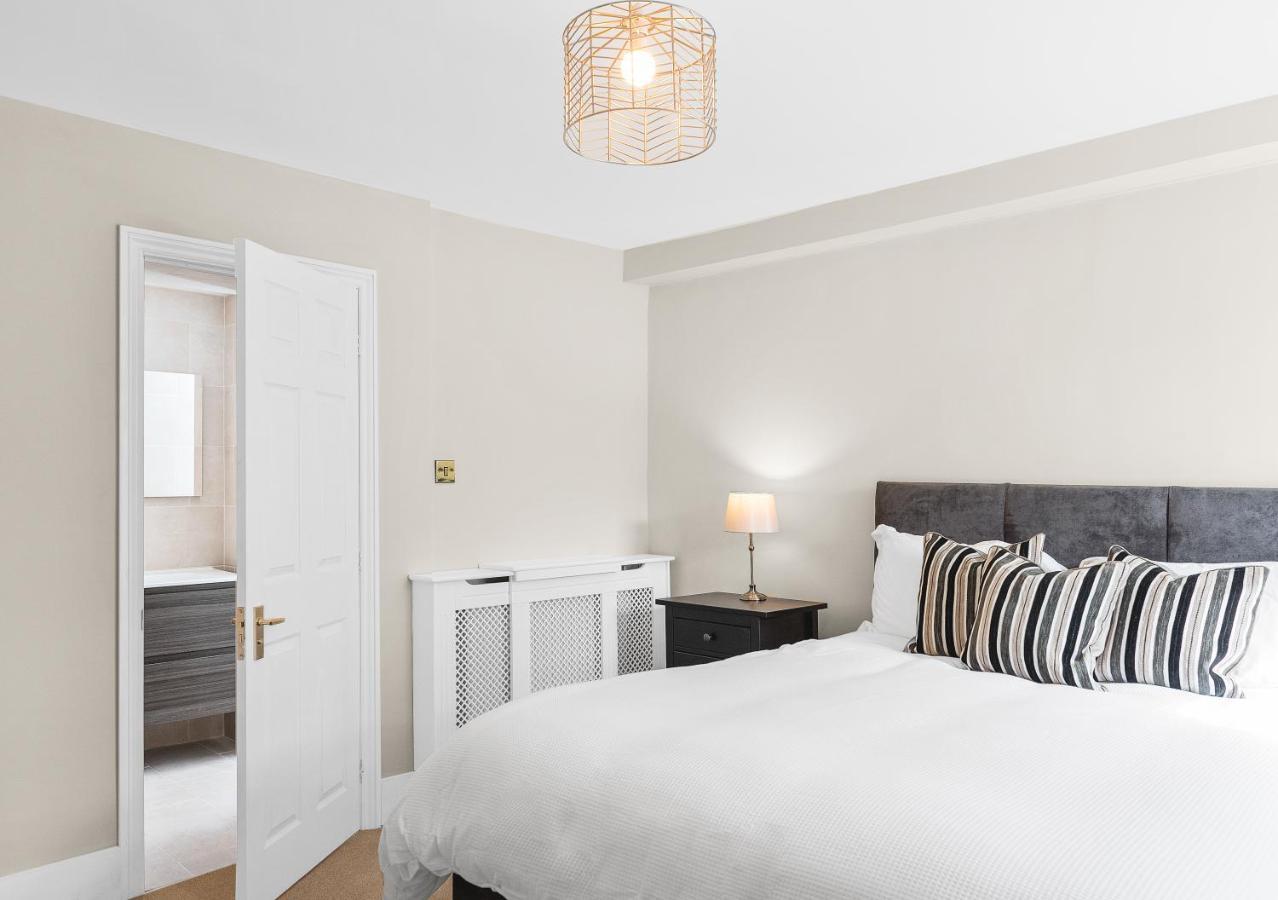 Stunning 2 Bedroom In Fantastic Location *