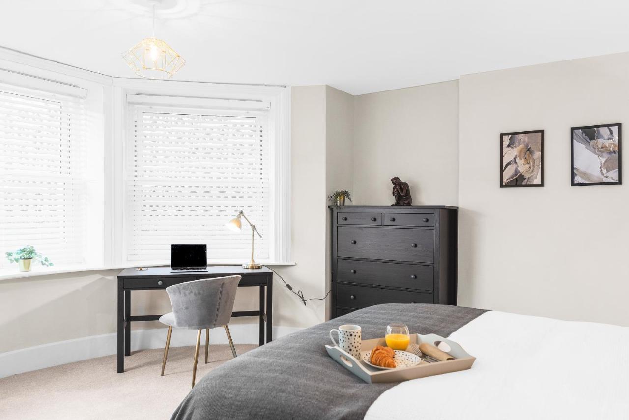 Stunning 2 Bedroom In Fantastic Location Apartment